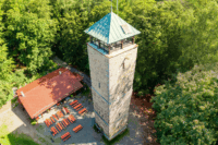 Vierlingsturm und Strobelhuette auf dem Fischerberg Tourist Information Stadt Weiden i d O Pf