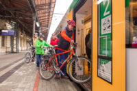 Reisende mit Fahrrädern können gern mit der Vogtlandbahn mitfahren, es gibt Stellplätze für bis zu 4 Fahrräder.